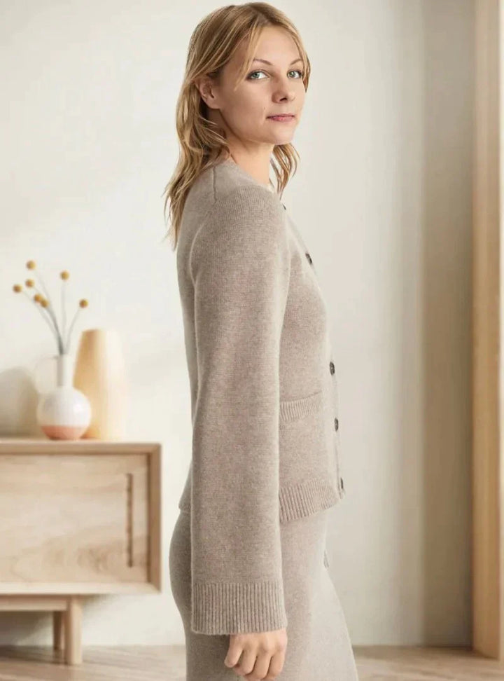 AMBER - Cardigan invernale elegante e caldo per donna con stile britannico