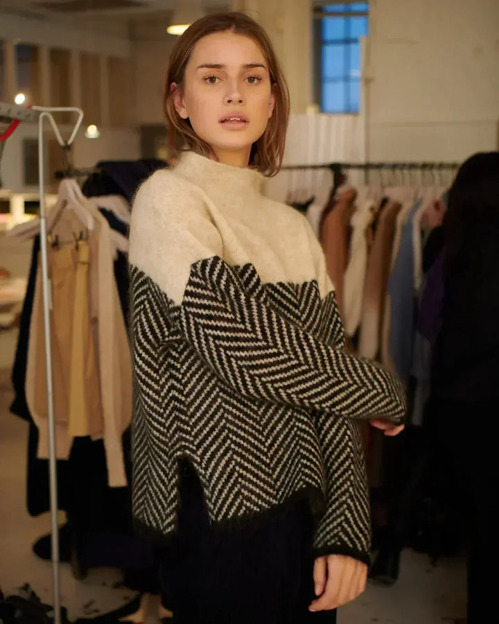 LINE – Maglione caldo com collo alto comodo per stile